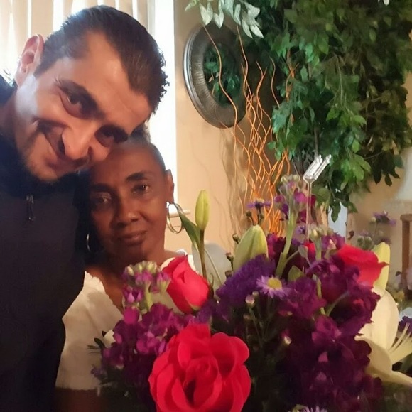 Meet your Posher, Amira - Picture 2 of 3